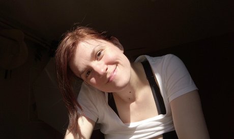 Claire Moulin star hot img