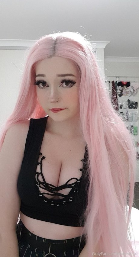 Bambiskii sex model image