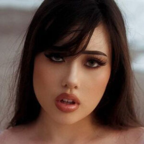 Ali Saengsavang sexy star photo