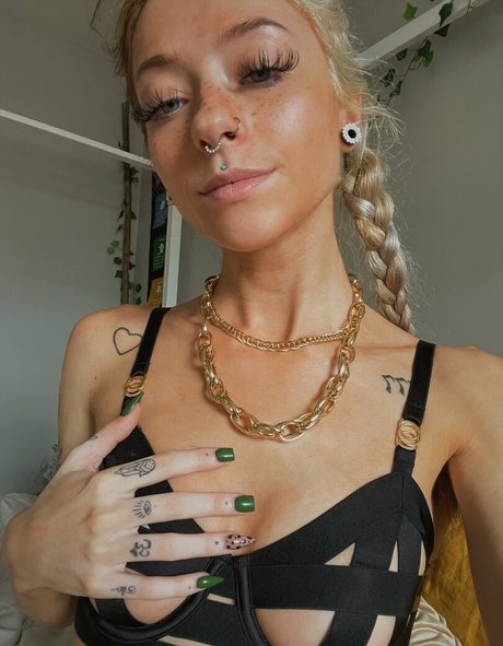 Inbedwithbambi xxx pornstar archive