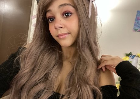 ASMR Aspen naked actress picture