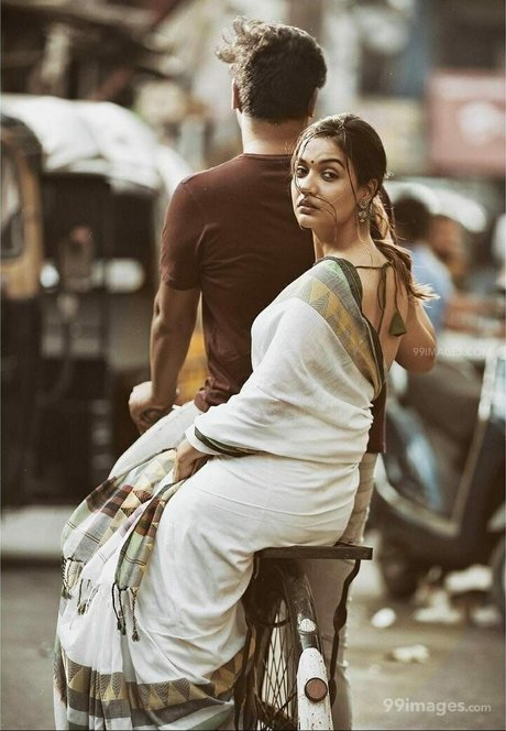 Divya Agarwal actress images