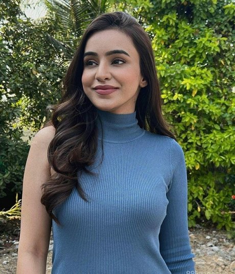 Ankitta Sharma star pornographic photos