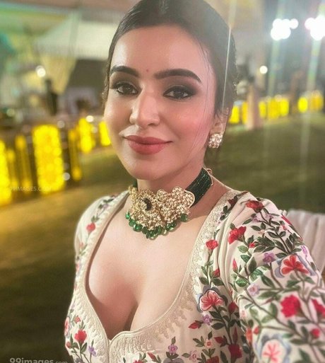 Ankitta Sharma high quality star image