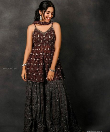 Mirnalini Ravi model pretty photos