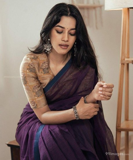 Mirnalini Ravi pornstar pretty pics