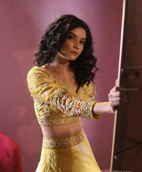Bhavika Sharma hot model img
