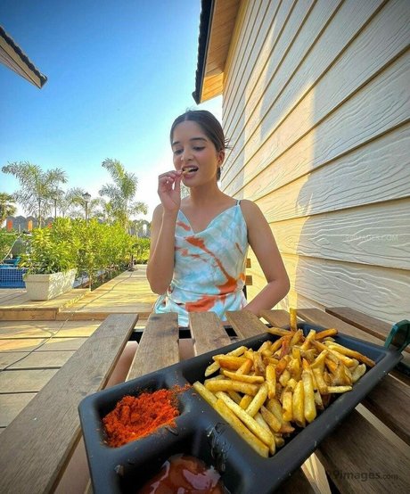 Bhavika Sharma top star image