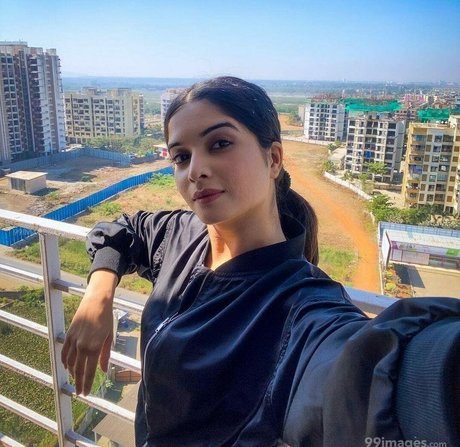 Bhavika Sharma actress pic