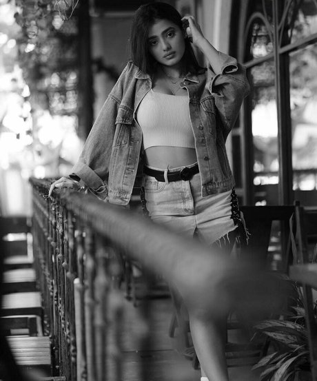 Ketika Sharma model art picture