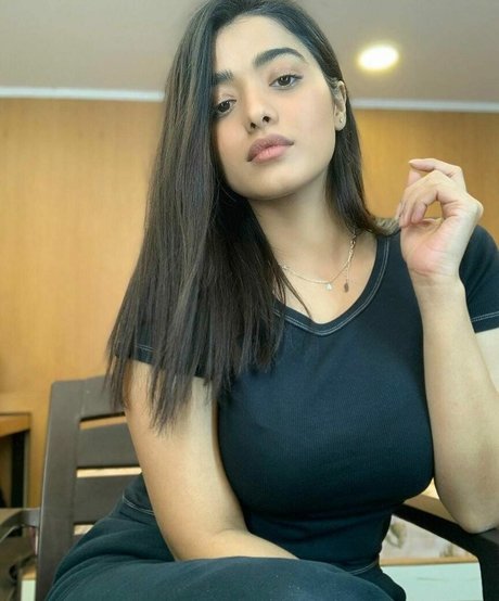 Ketika Sharma sexy pornstar gallery