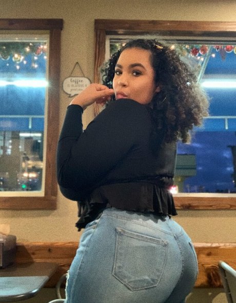Deanelizyunes star top pictures