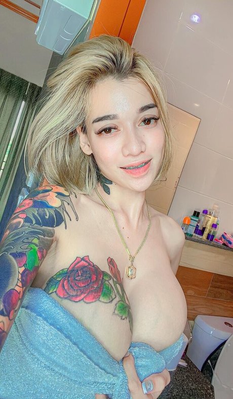 Saowaiak Netanong free pornstar pictures