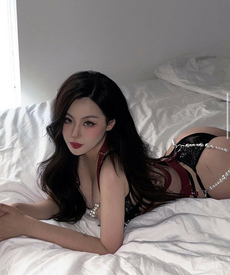 hiistoria adult model pictures