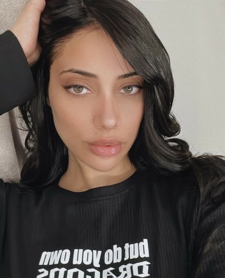 Gabriella Firek model nude pictures