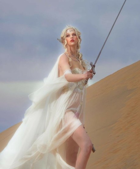 Emma Karla Peet best model pic