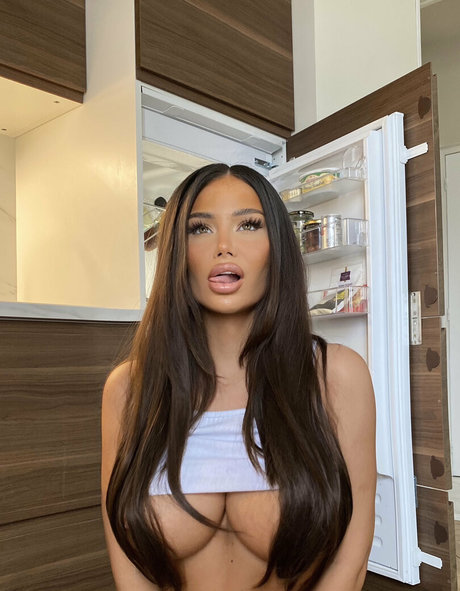 Adeleg model sex images