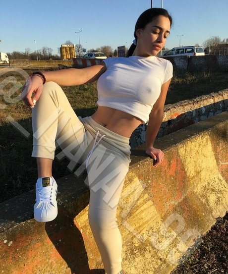 curvy naked onlyfans hot nude picture