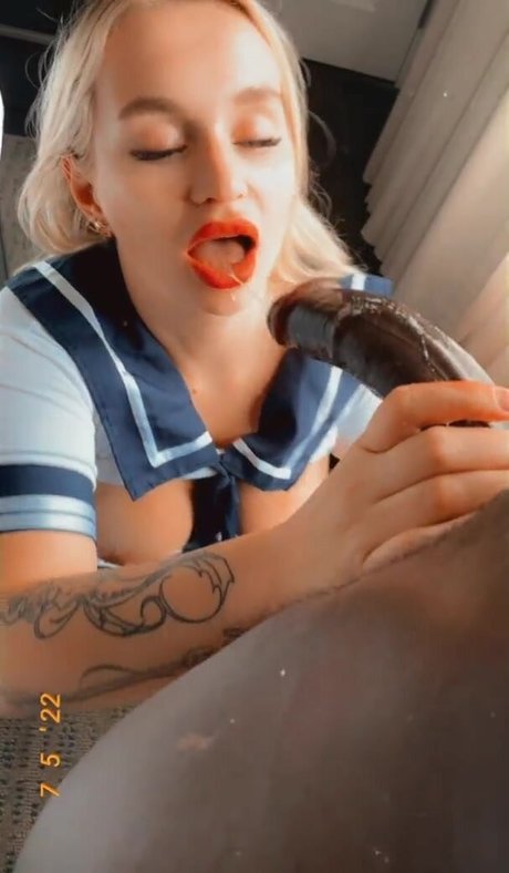 realzoieburgher hot pornstar picture