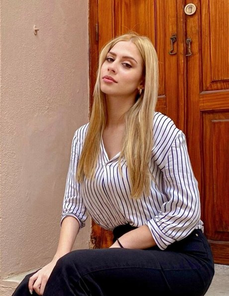 Dimitra Menegatou model erotic img