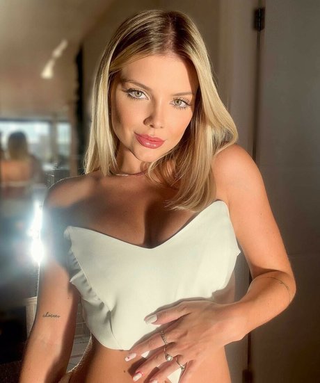 Carol Bresolin free model archive