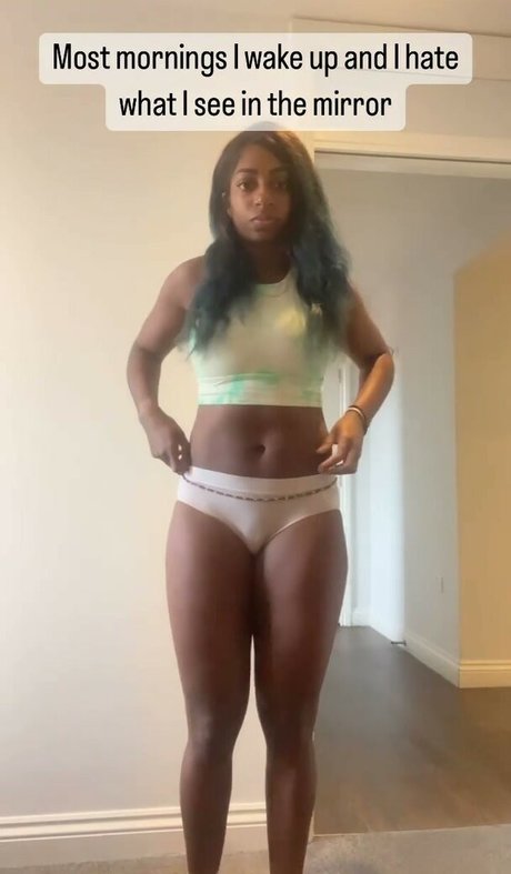 Kadeena Cox model top img