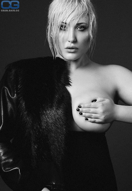 Hayley Hasselhoff star nudes images