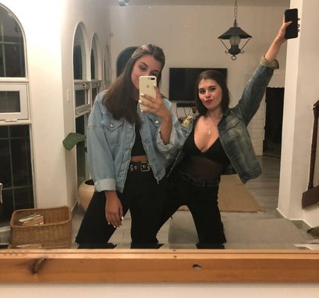 arab girls onlyfans top gallery