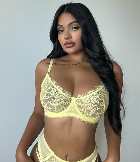 Ari Kumar sexy star image