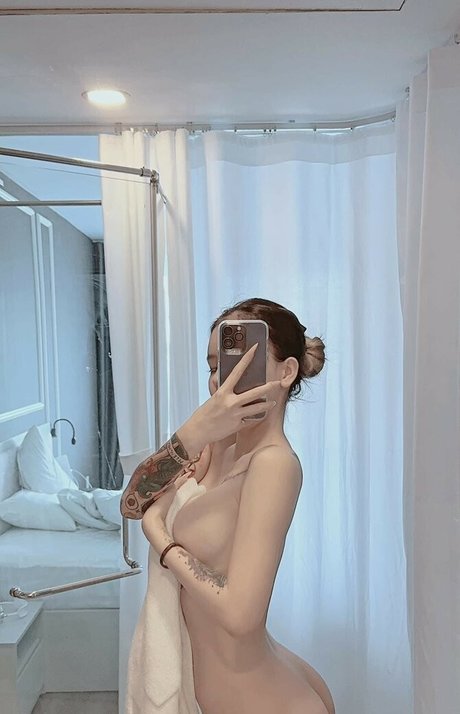 Truong Kha Tran perfect model photo