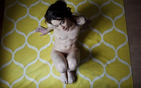 Galipompom erotic model pics