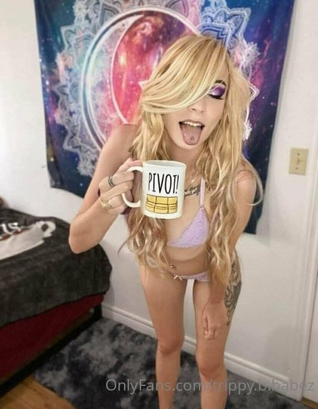 Trippy Baez adult model pic