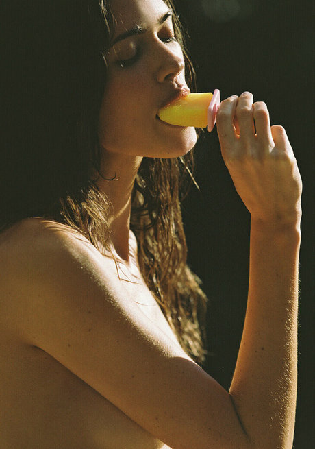 Sofia Reynal model art pictures