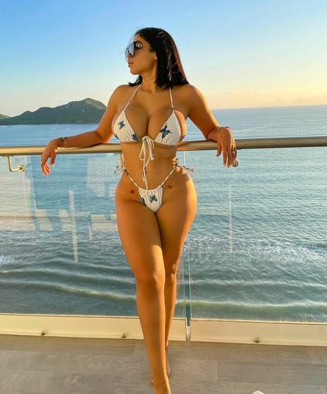 thaliamcix pornstar hot photos