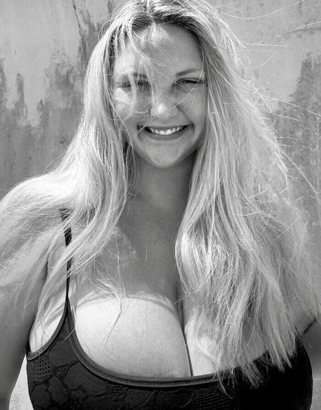 Emma Burzynski adult model galleries