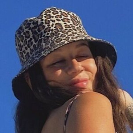 asian star onlyfans pornographic image