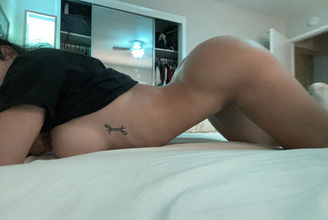 Alyssa Rose sexy actress images