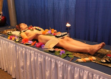 Lindsey Doe naked model picture
