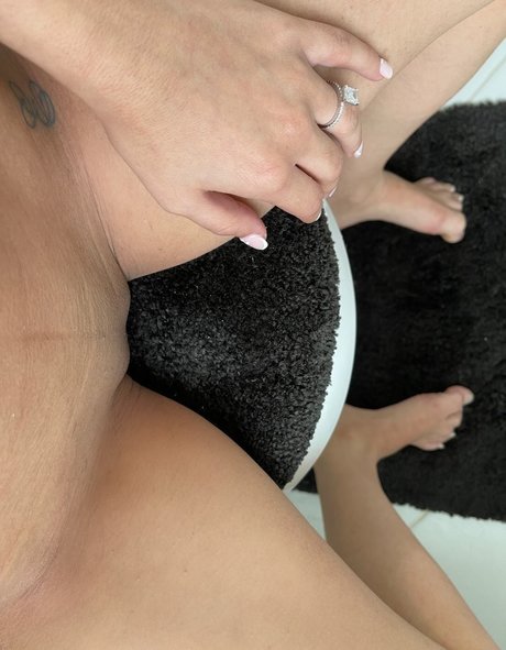 Dzdndz model hd gallery