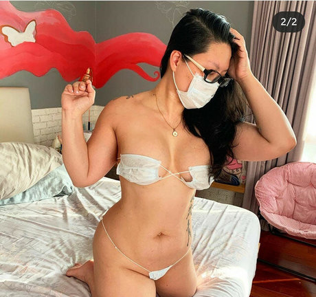 Pinksunstory model hot photo