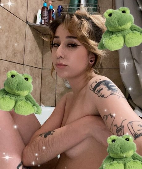 Dinkhoe model sexy picture
