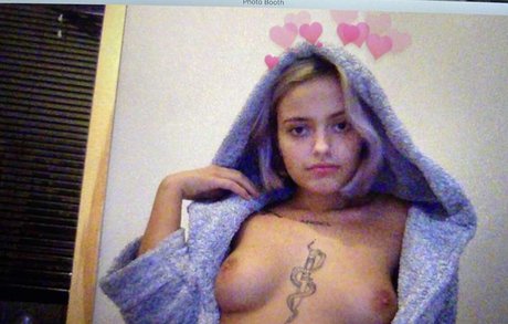 Poppinmolly04 model top pic