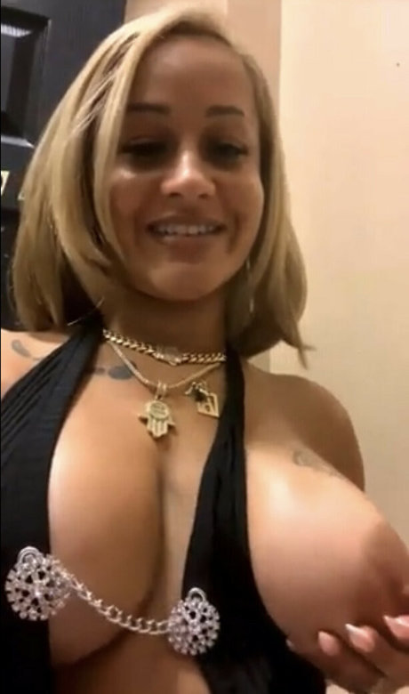 Dopechick69 erotic pornstar image