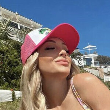 Ambrielle erotic actress pic