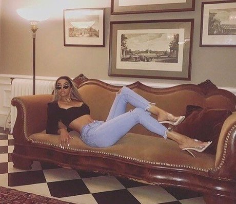 Alysse Joyner erotic pornstar pics