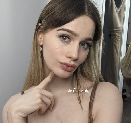 AlexisHealy pornstar naked photos