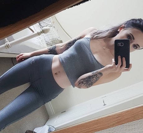 Lunar xo nude model pic