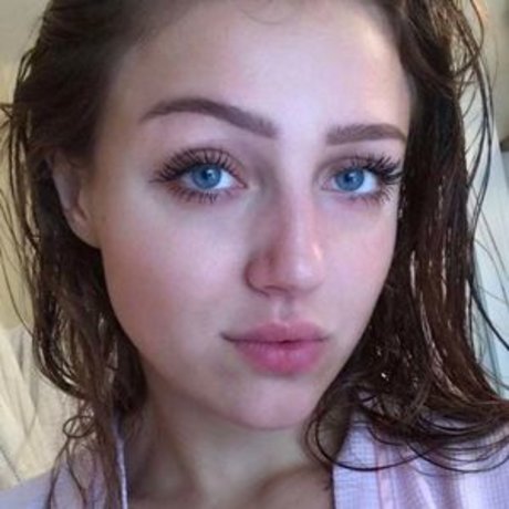 Cassie Camellia porn model gallery