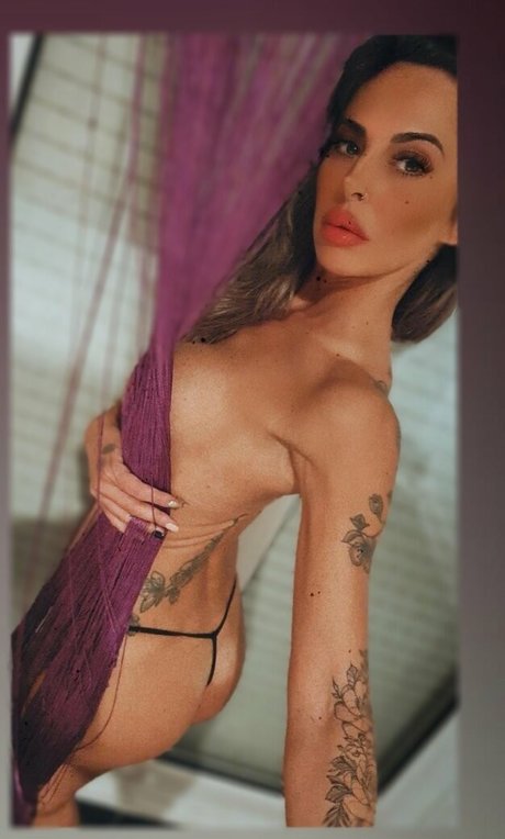 Dulce1980 model free pictures