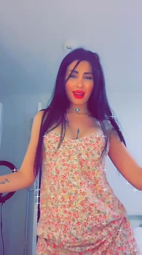 Mira Nouri model pretty gallery